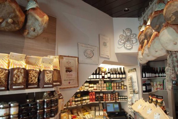 galleria-vino-macelleria-paltrinieri-quality-food-ferrara2